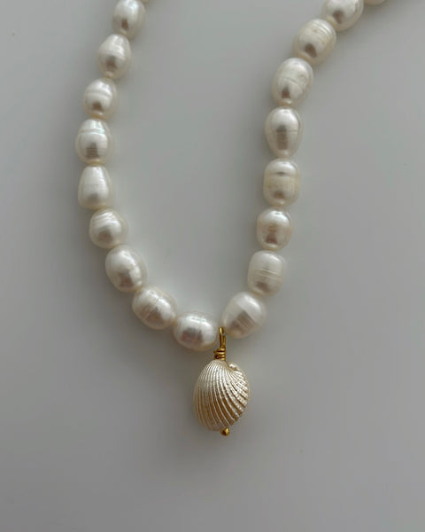 Lily Pearl Necklace - PRE ORDER