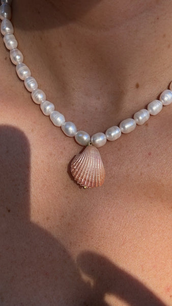 Rose Pearl Necklace